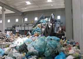 Impianti di riciclaggio dei rifiuti solido urbani (RSU)